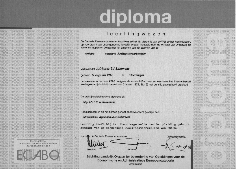 Foto van ECABO-diploma applicatie-programmeur
                  behaald in 1993.