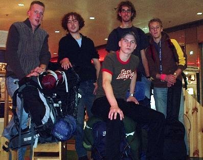 De jongens op het vliegveld van Brussel